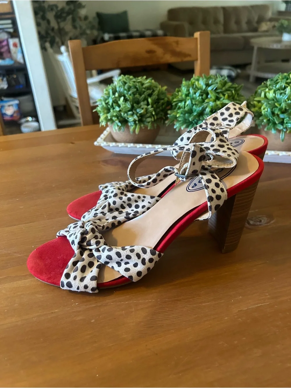 Scoop Size 10  Adorable Red Black and White Chunky Heels